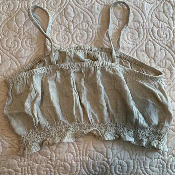 American Eagle flowy tan crop top - Picture 2 of 3
